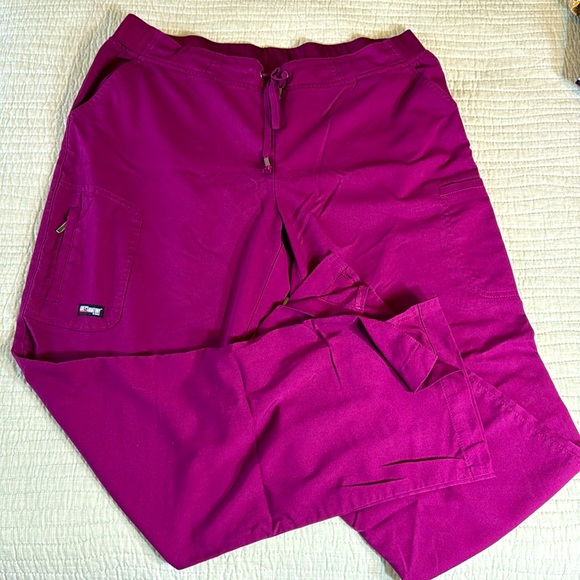 Sold! No longer available
Grey's Anatomy Women's Burgundy Large Scrub Pants - Picture 1 of 6